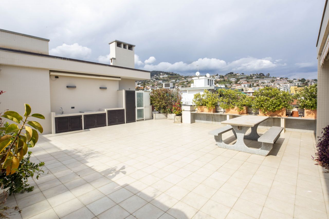Penthouse in San Remo, Italy, 120 m² - picture 2