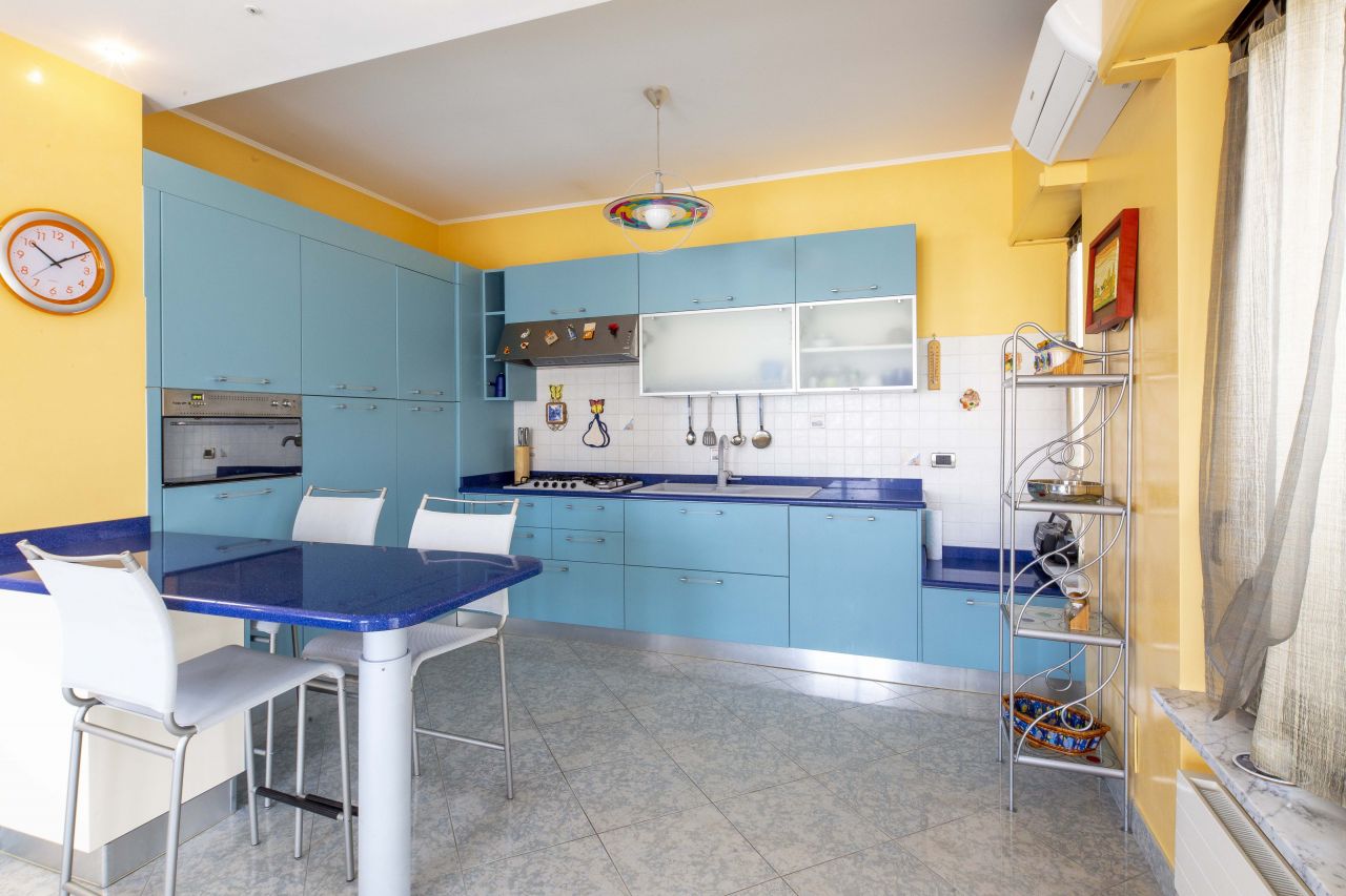 Penthouse in San Remo, Italy, 120 m² - picture 4