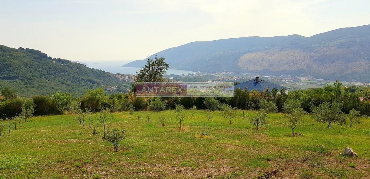 Land in Herceg-Novi, Montenegro, 1 885 m² - picture 1