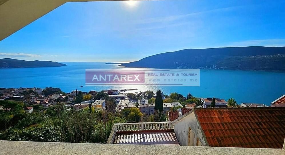 Villa à Herceg-Novi, Monténégro, 296 m² - image 1