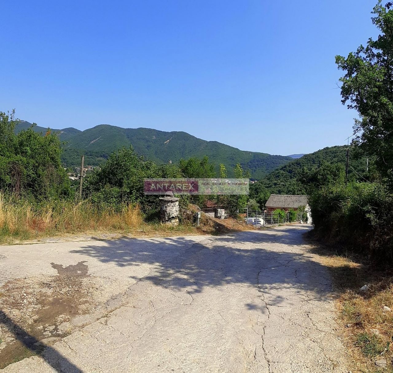 Terrain à Zelenika, Monténégro, 2 500 m² - image 3