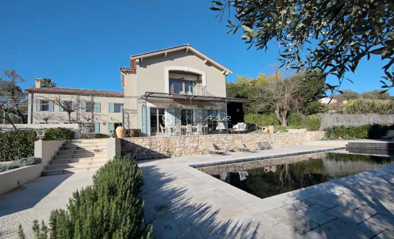 Villa à Antibes, France, 600 m² - image 2