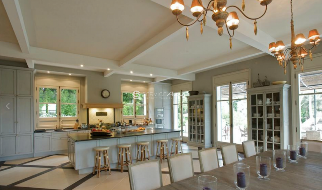 Villa à Antibes, France, 600 m² - image 8