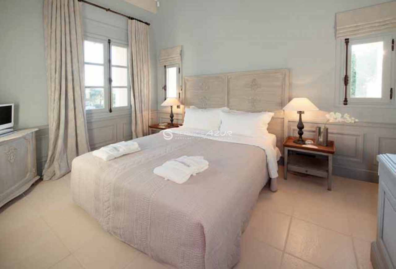 Villa à Antibes, France, 600 m² - image 17