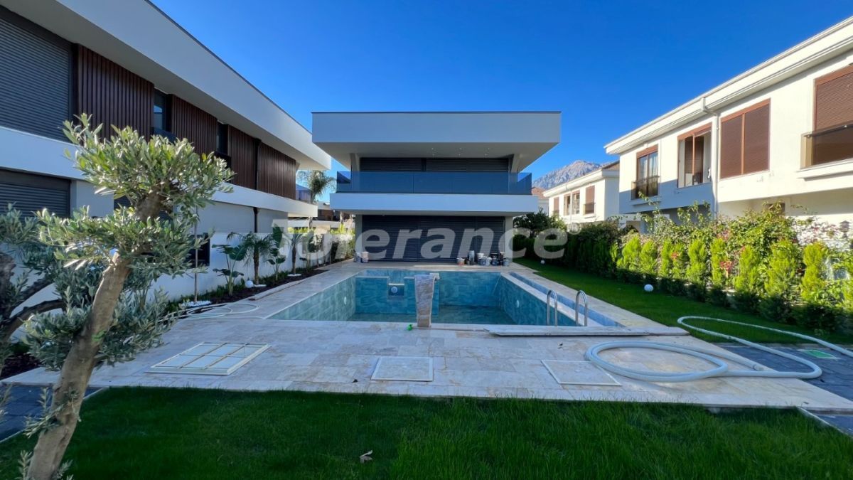 Villa en Camyuva, Turquia, 250 m² - imagen 1