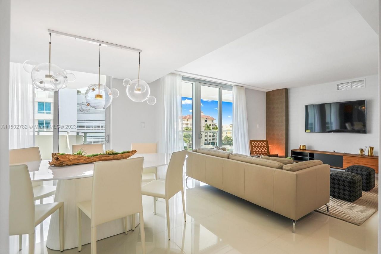 Piso en Miami, Estados Unidos, 90 m² - imagen 4