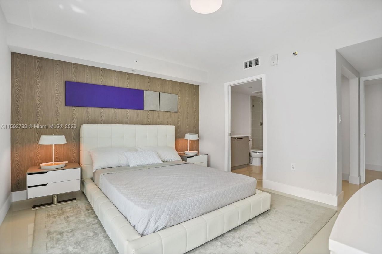 Piso en Miami, Estados Unidos, 90 m² - imagen 12