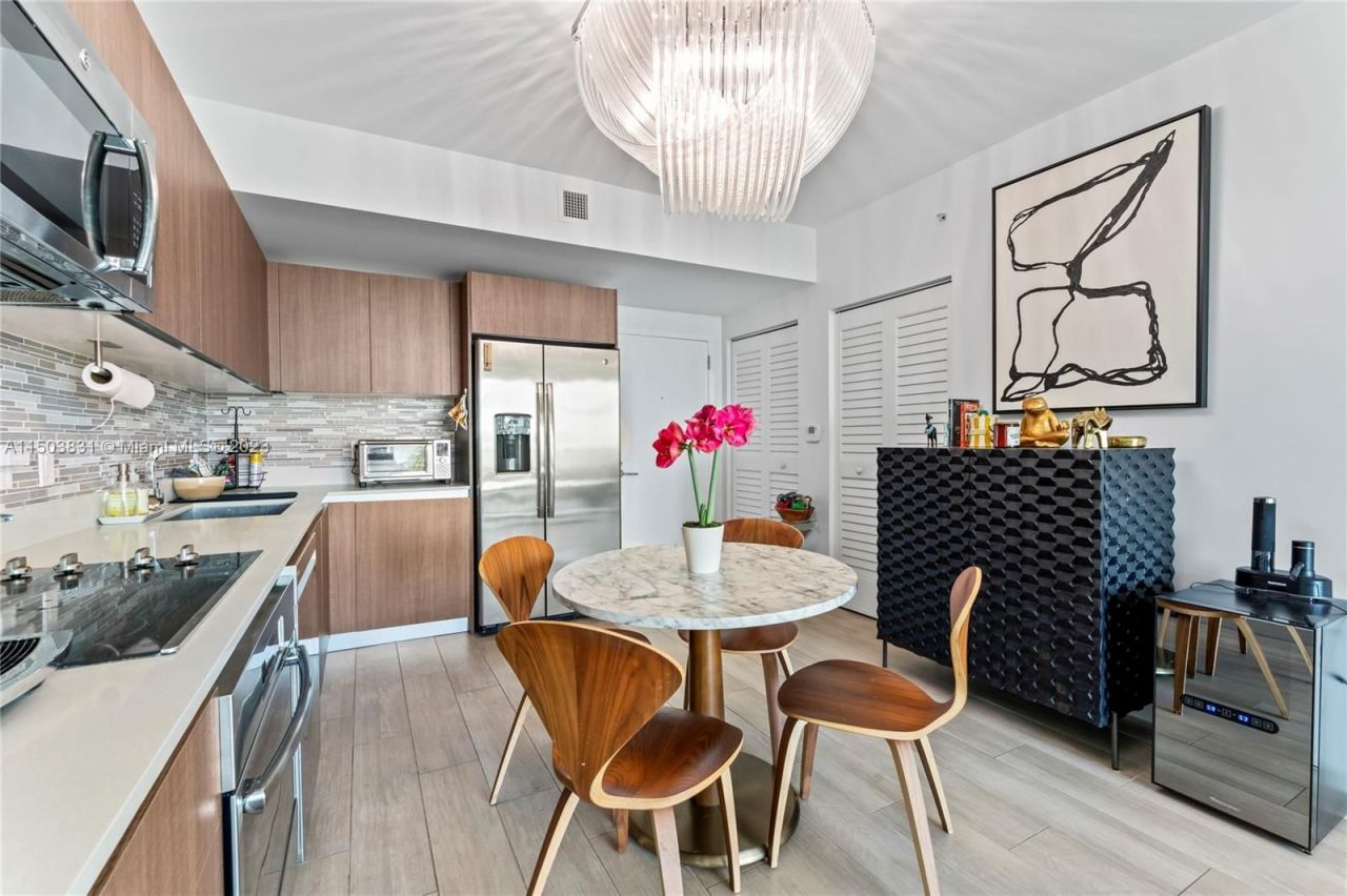 Piso en Miami, Estados Unidos, 90 m² - imagen 4