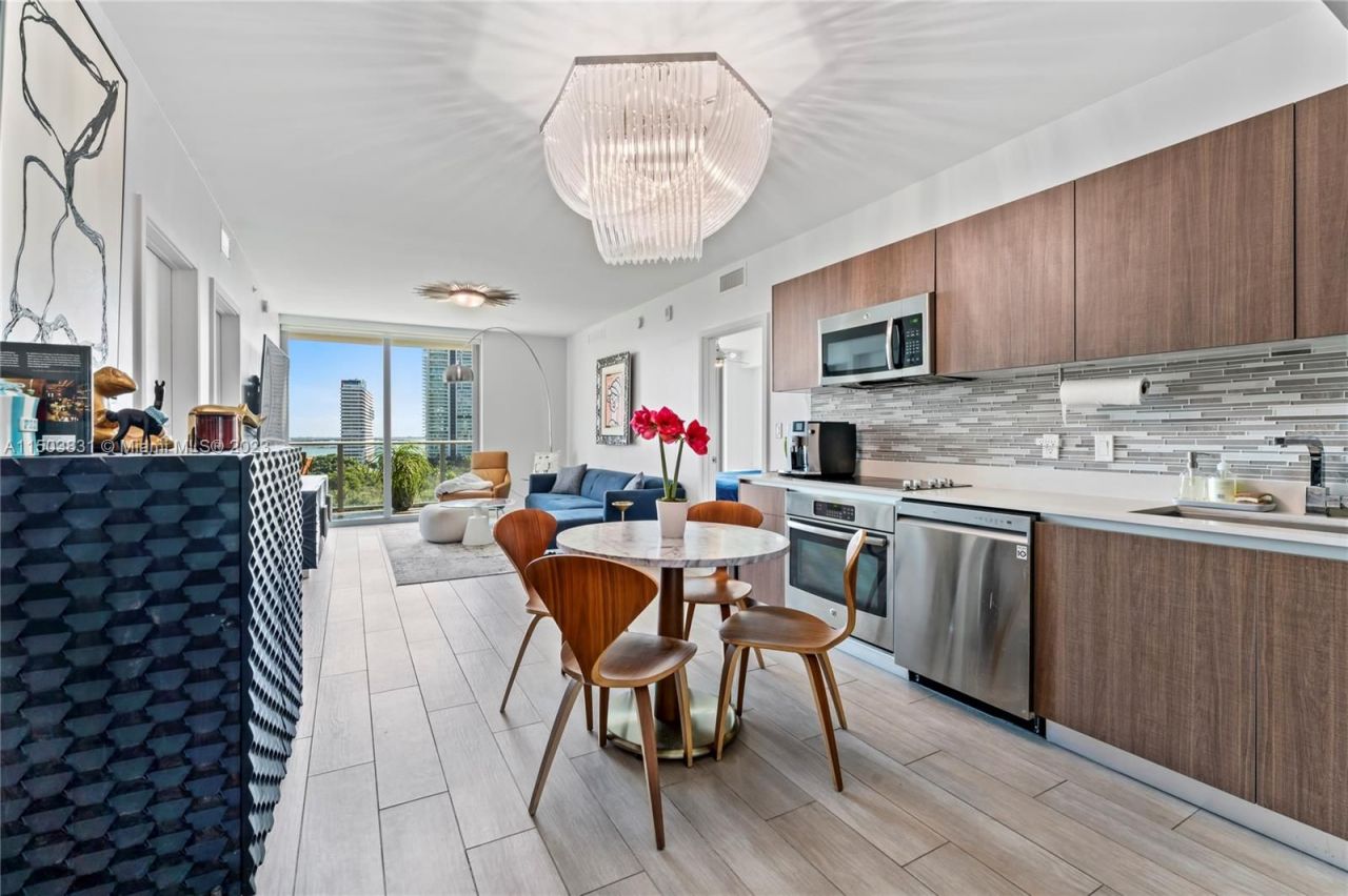 Piso en Miami, Estados Unidos, 90 m² - imagen 2