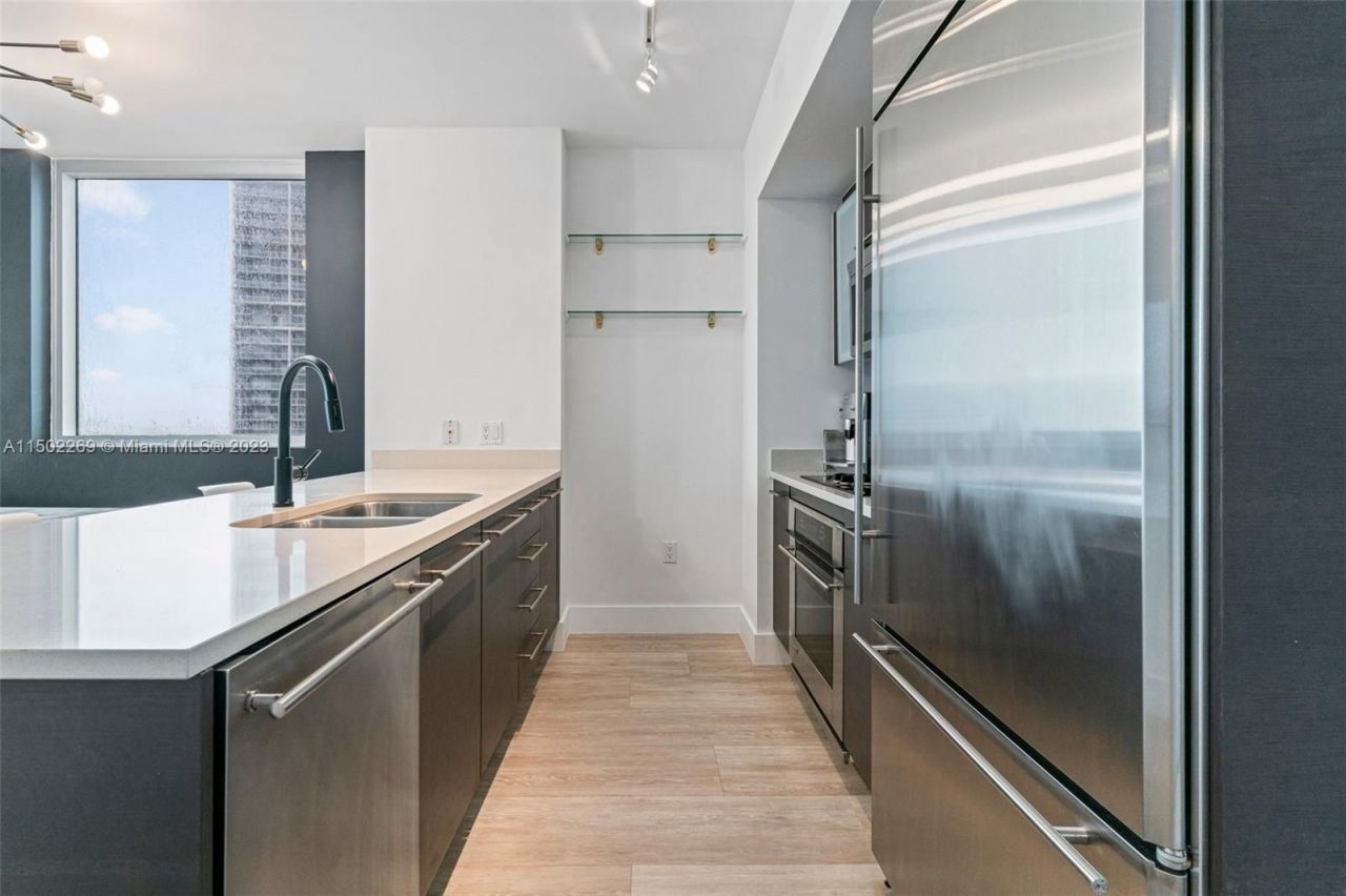 Flat in Miami, USA, 110 m² - picture 9