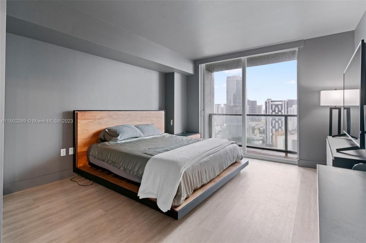 Flat in Miami, USA, 110 m² - picture 12