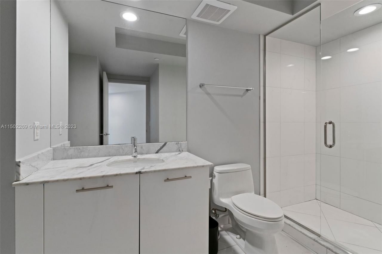 Flat in Miami, USA, 110 m² - picture 18
