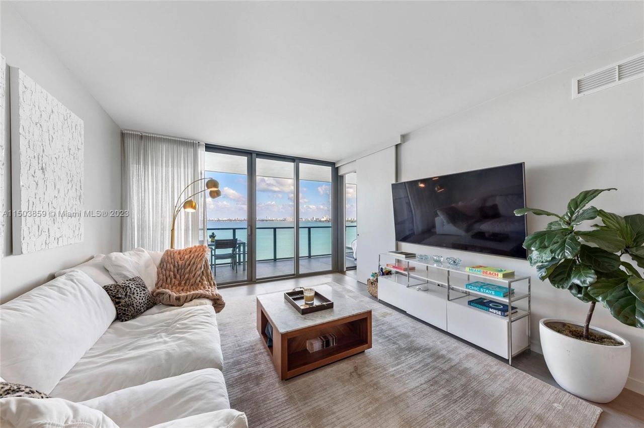 Appartement à Miami, États-Unis, 100 m² - image 1