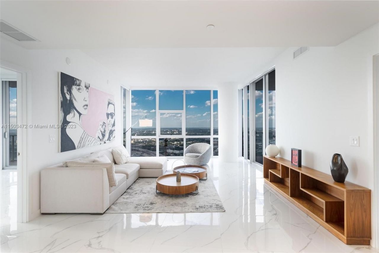 Flat in Miami, USA, 200 m² - picture 1