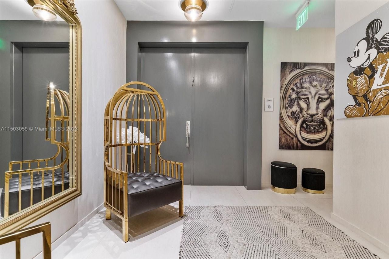 Piso en Miami, Estados Unidos, 220 m² - imagen 2