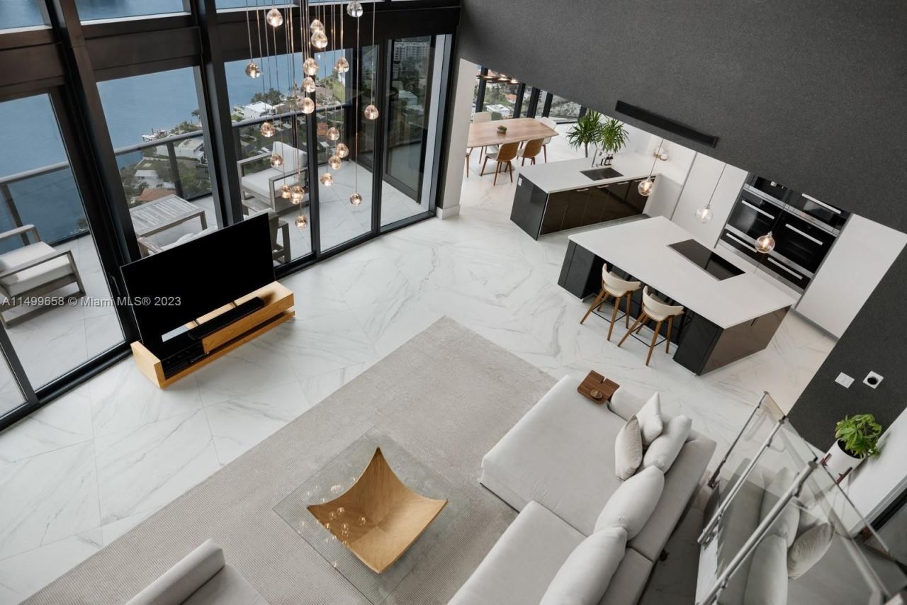 Flat in Miami, USA, 300 m² - picture 13