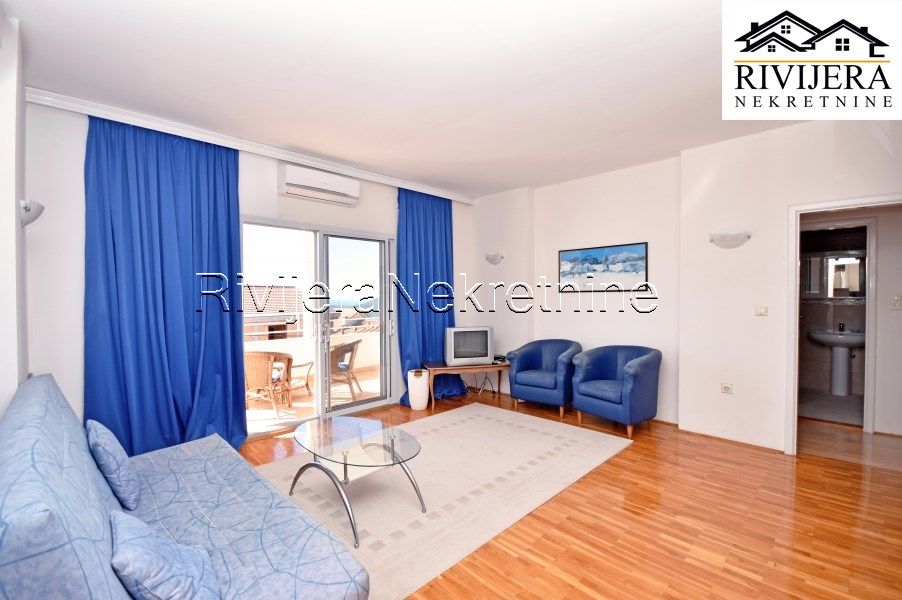 Appartamento a Herceg-Novi, Montenegro, 132 m² - foto 1