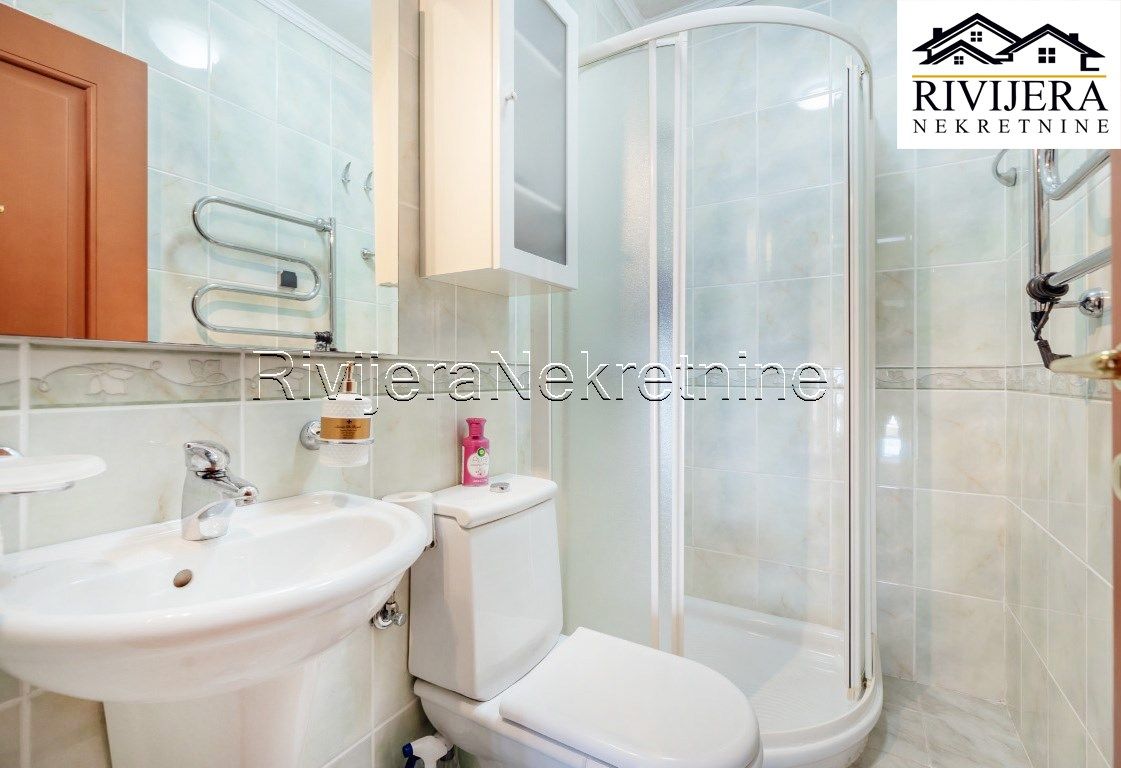 Flat in Herceg-Novi, Montenegro, 244 m² - picture 4