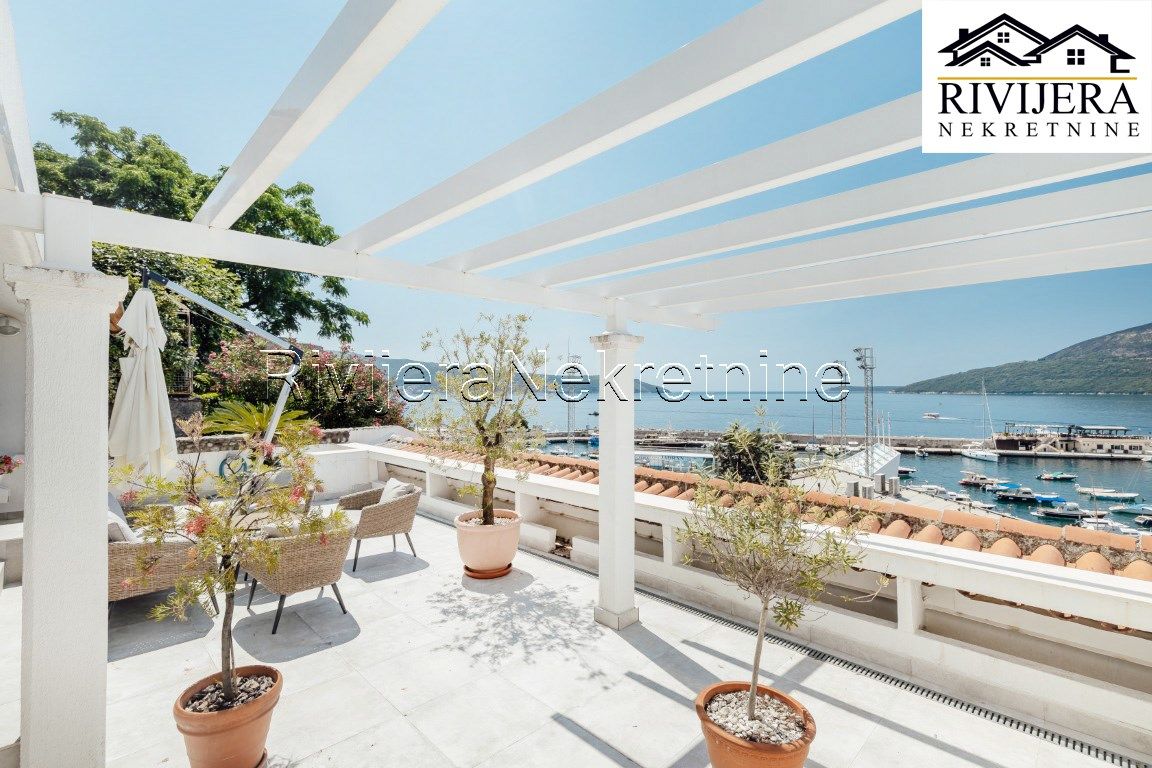 Appartement à Herceg-Novi, Monténégro, 244 m² - image 1