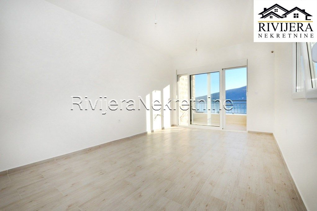 Piso en Herceg-Novi, Montenegro, 42 m² - imagen 1