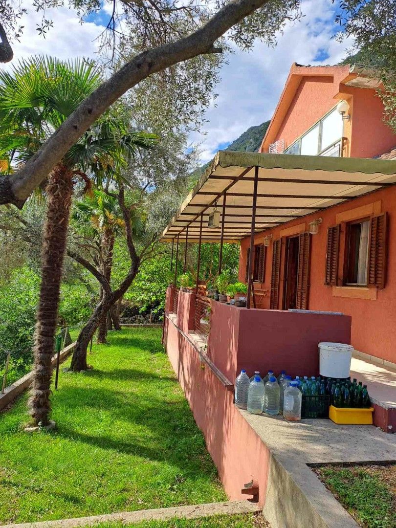 Maison à Prcanj, Monténégro, 124 m² - image 2