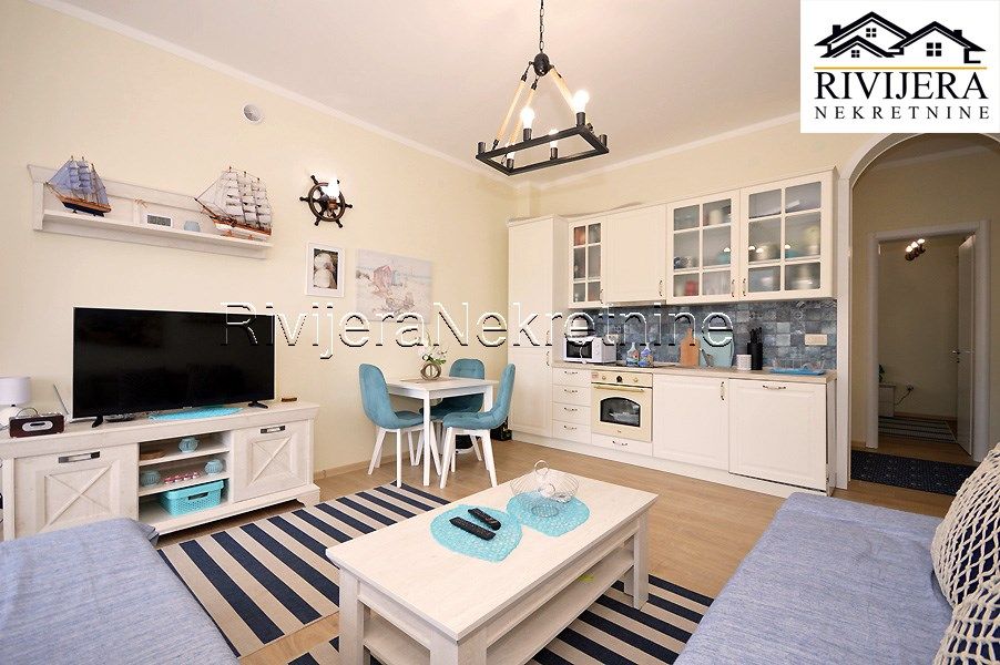 Appartement à Herceg-Novi, Monténégro, 80 m² - image 1