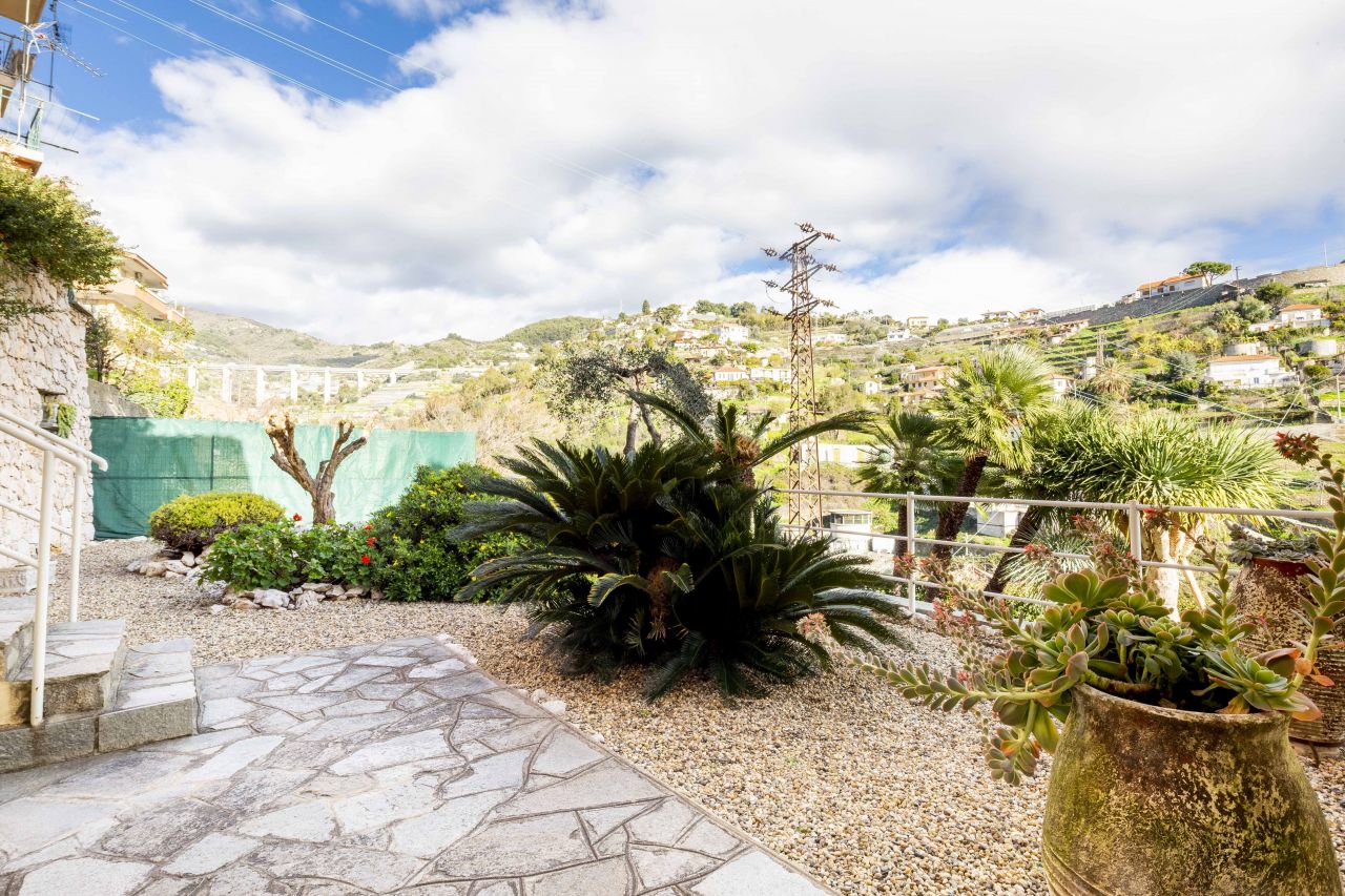 Villa a San Remo, Italia, 240 m² - foto 2