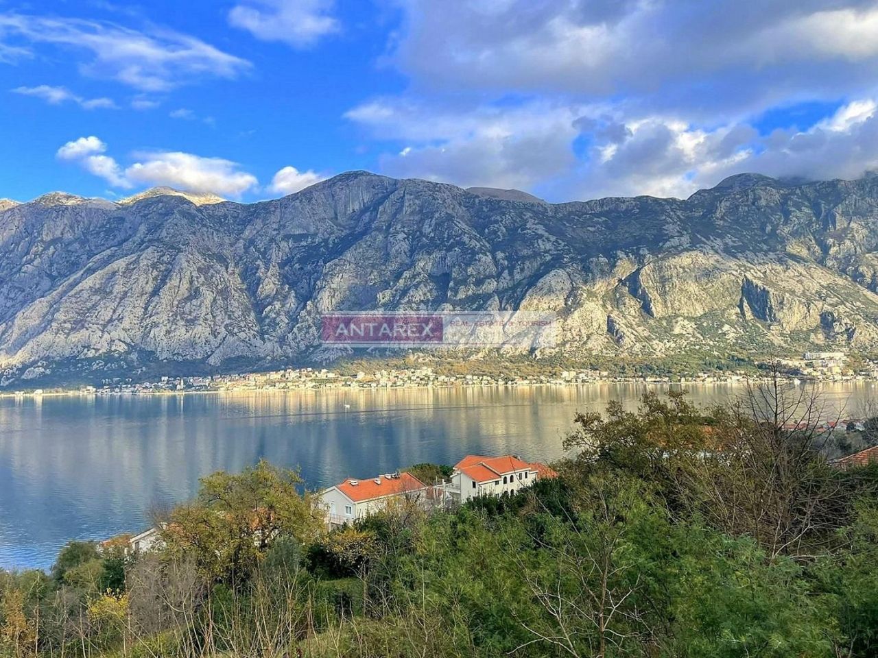 Villa in Prcanj, Montenegro, 93 m² - picture 1