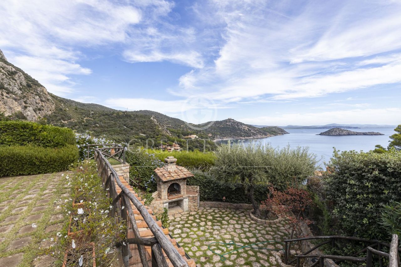 Loft in Monte Argentario, Italy, 153.95 m² - picture 2