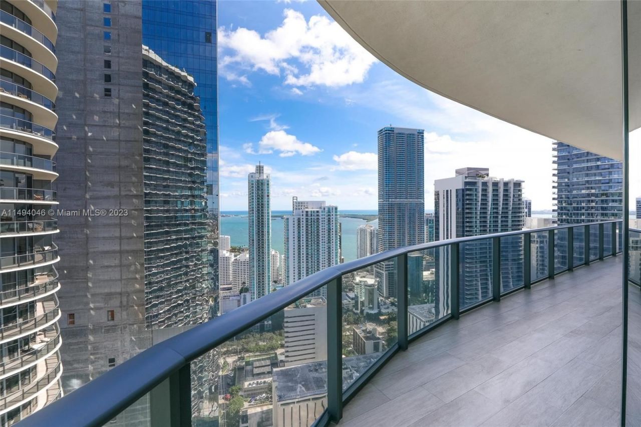 Piso en Miami, Estados Unidos, 140 m² - imagen 1