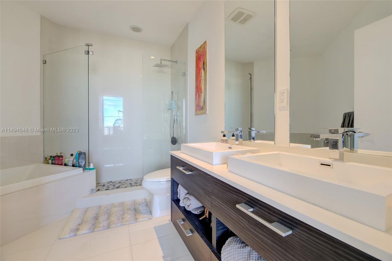 Piso en Miami, Estados Unidos, 140 m² - imagen 10