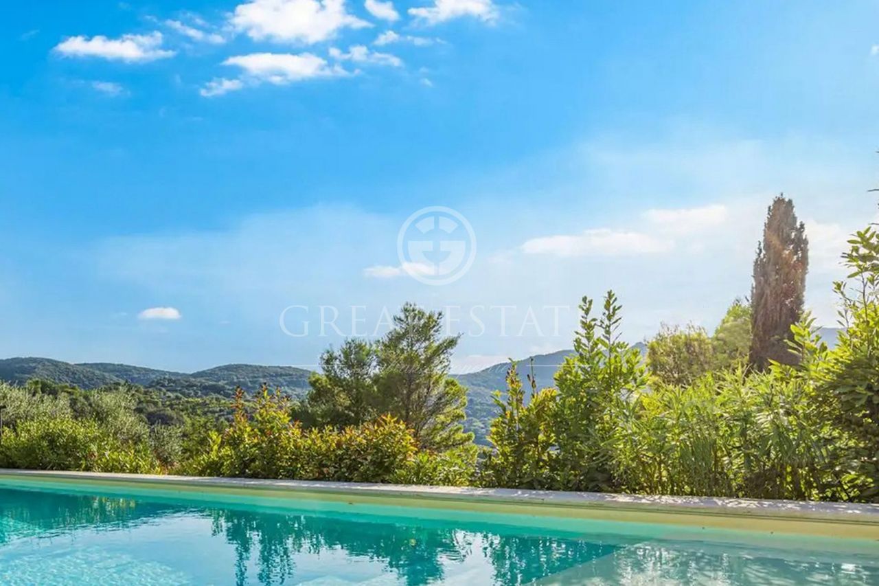 Villa à Monte Argentario, Italie, 157.65 m² - image 1