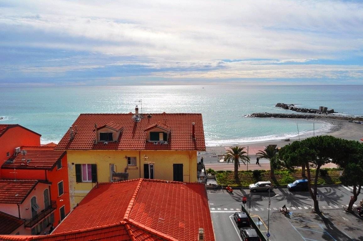 Flat in Ospedaletti, Italy, 94 m² - picture 1