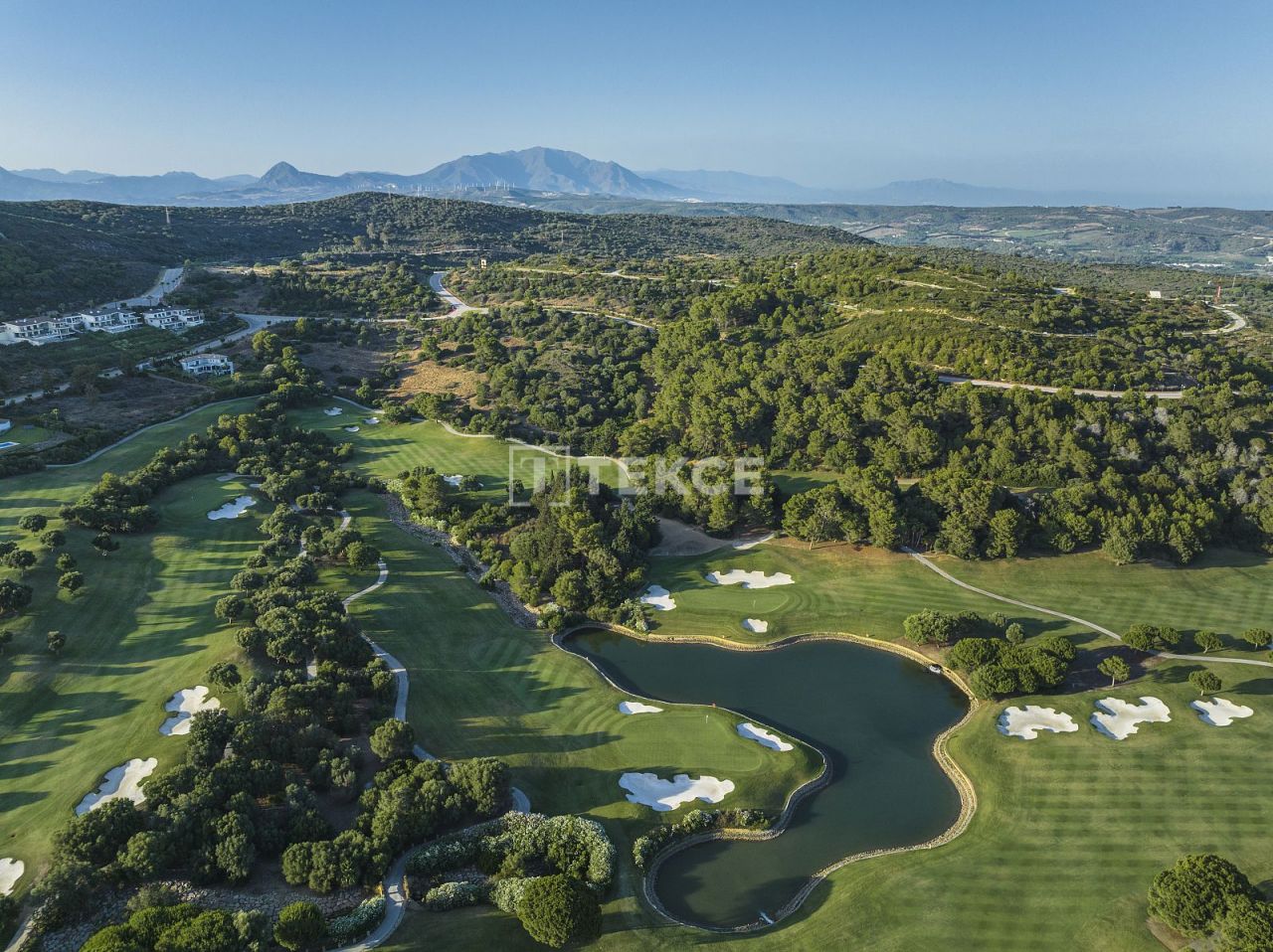 Terreno en San Roque, España, 2 703 m² - imagen 1