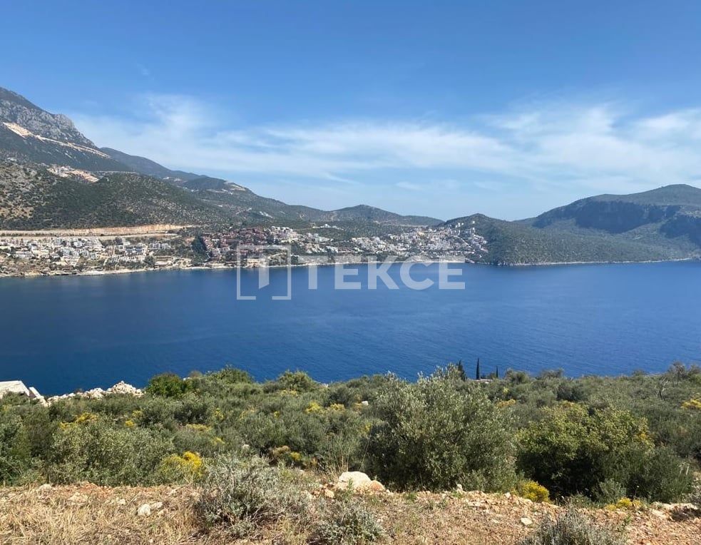 Land in Kalkan, Turkey, 1 000 m² - picture 1