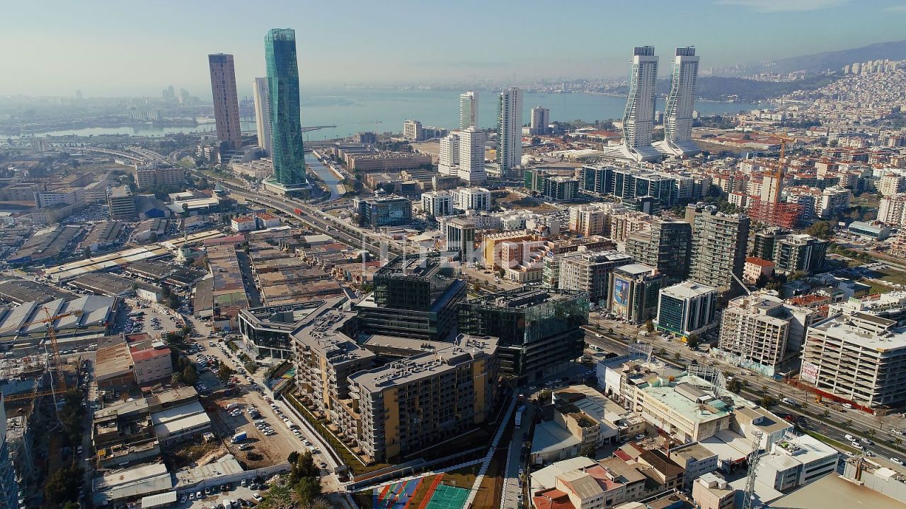 Propiedad comercial Bornova, Turquia, 173 m² - imagen 1