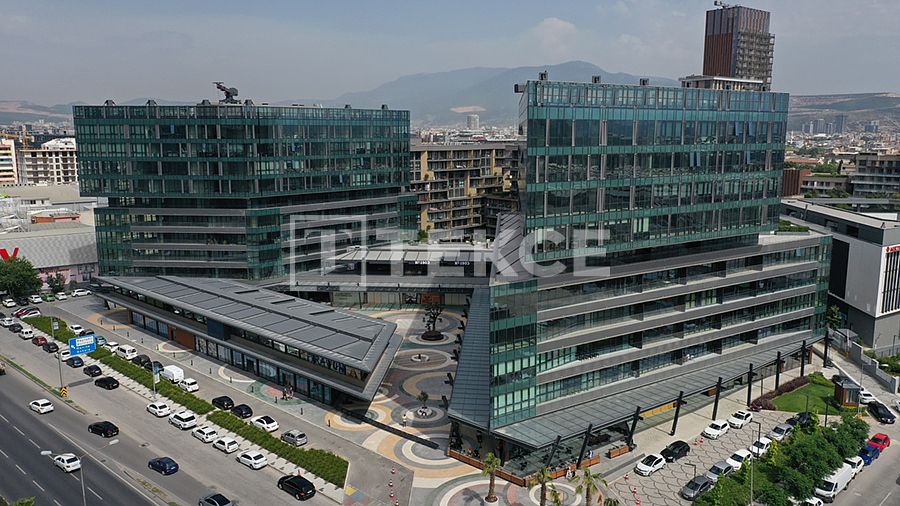 Propiedad comercial Bornova, Turquia, 310 m² - imagen 1