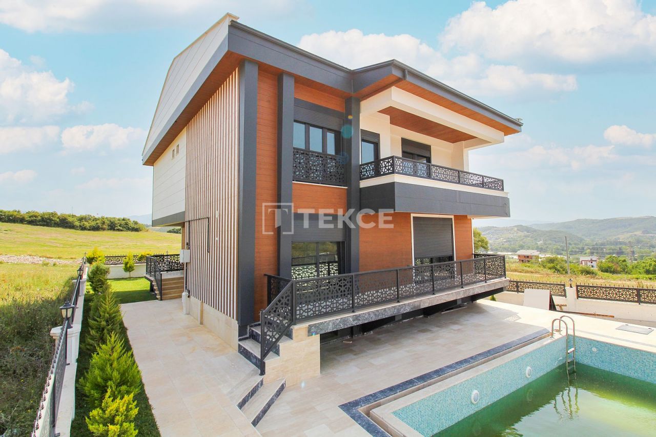 Villa in Yalova, Turkey, 375 m² - picture 1