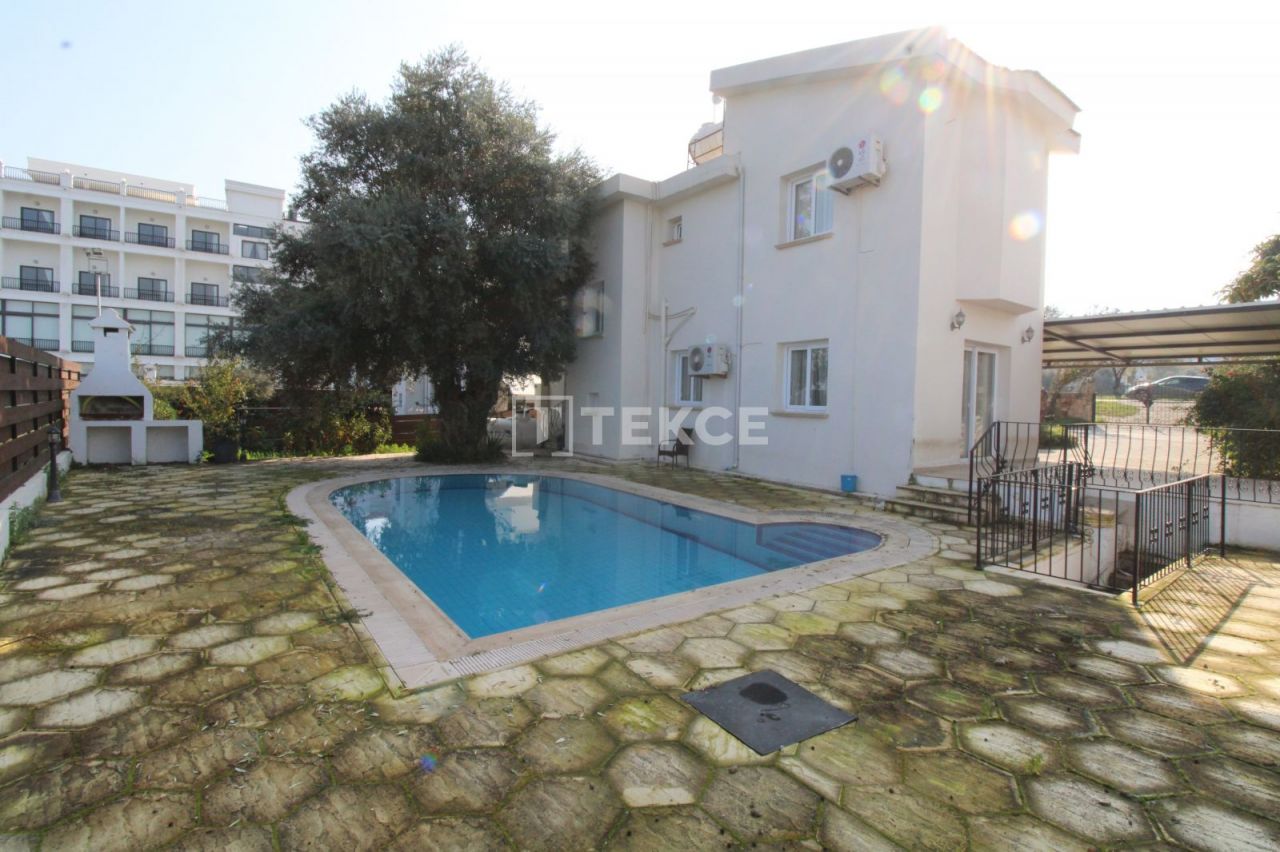 Villa en Kyrenia, Chipre, 189 m² - imagen 1