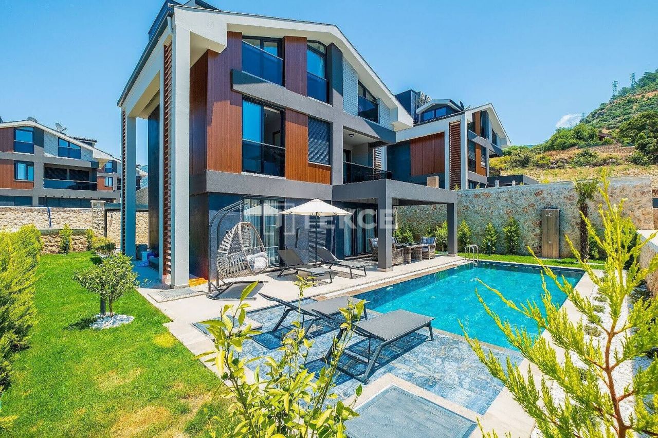 Villa à Fethiye, Turquie, 238 m² - image 1