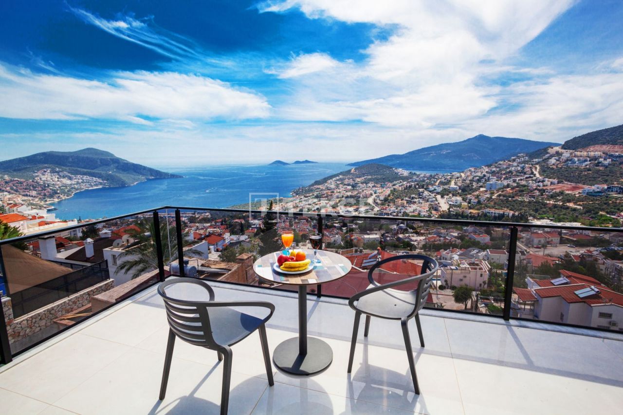 Villa en Kalkan, Turquia, 300 m² - imagen 1