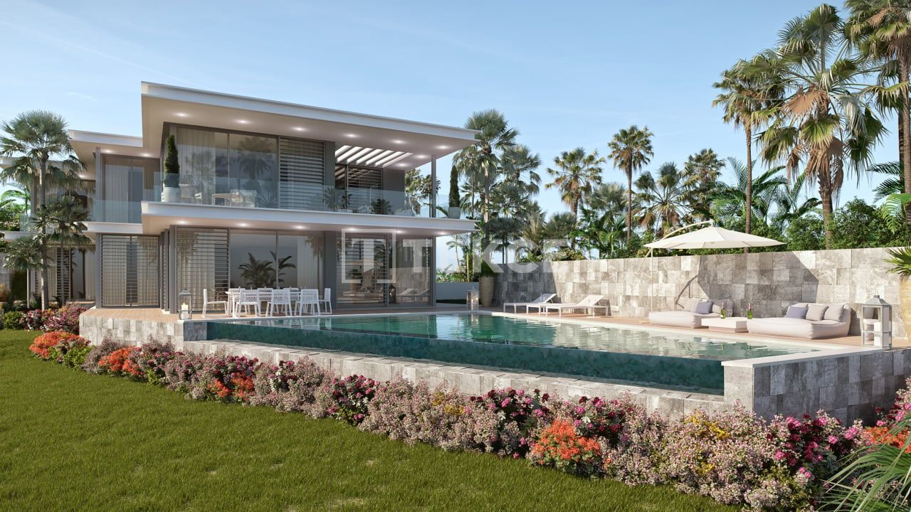 Villa in Marbella, Spanien, 609 m² - Foto 1