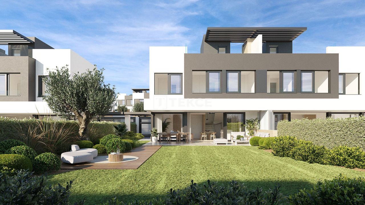 Villa in Estepona, Spanien, 362 m² - Foto 1