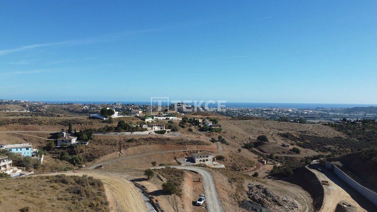 Land in Mijas, Spain, 825 m² - picture 1