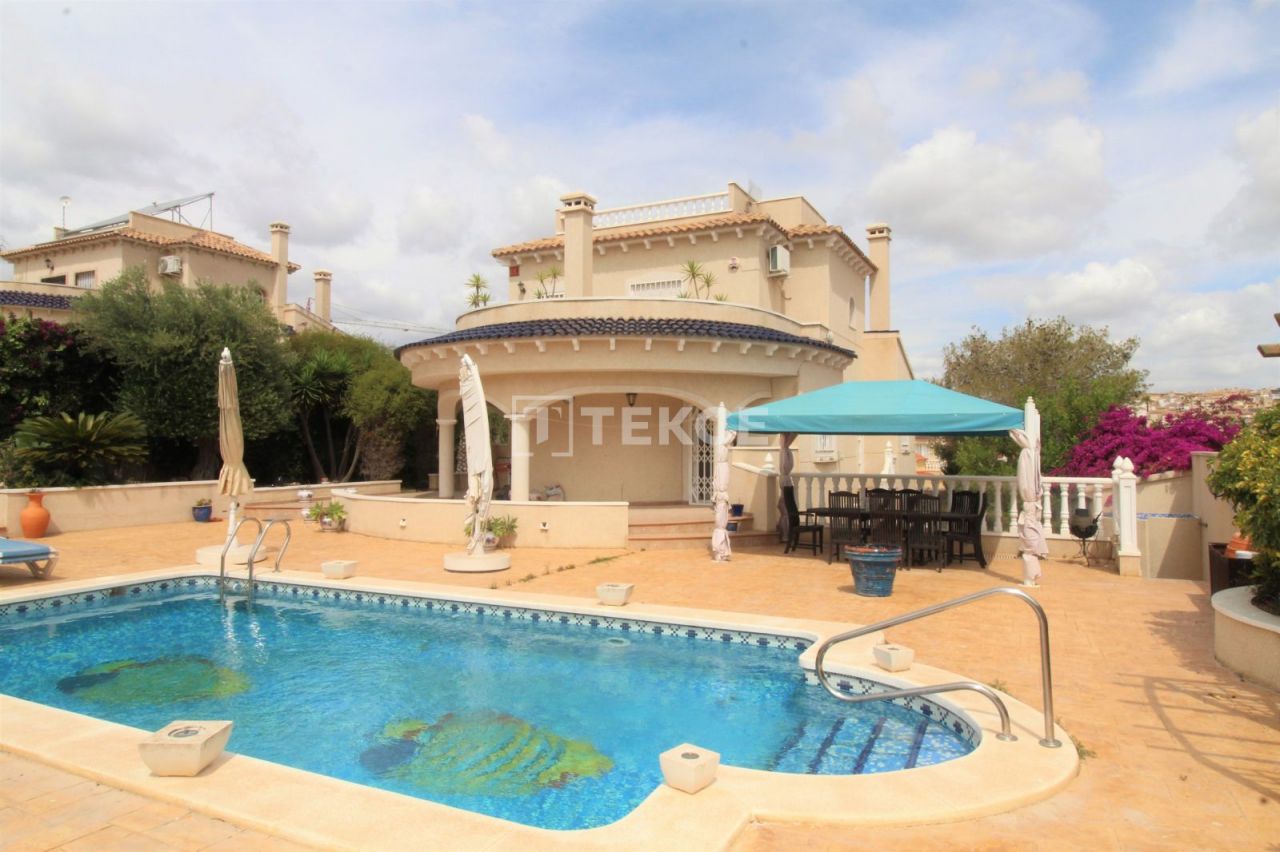 Villa in Orihuela, Spain, 246 m² - picture 1