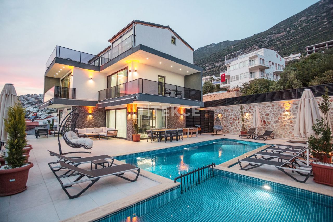 Villa à Kalkan, Turquie, 300 m² - image 2
