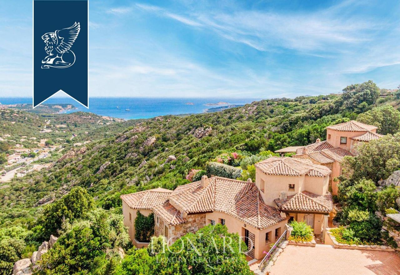 Villa en Porto Cervo, Italia, 222 m² - imagen 1