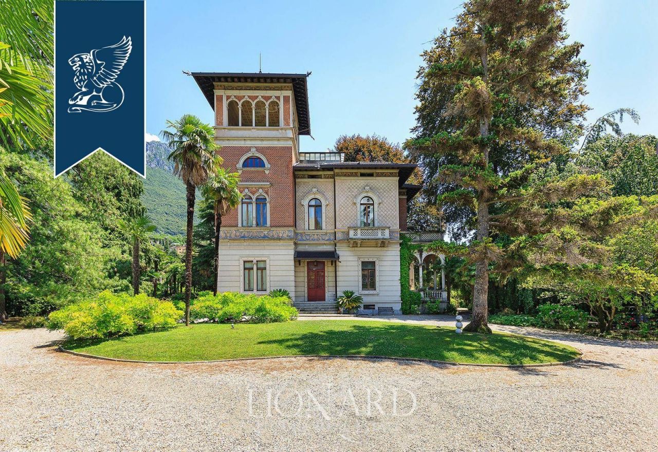 Villa in Mandello del Lario, Italien, 778 m² - Foto 1