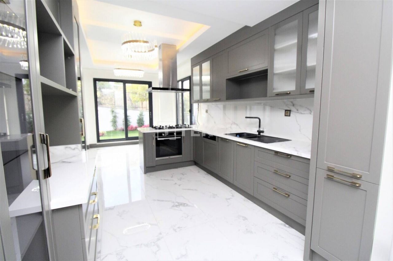 Villa a Başakşehir, Turchia, 635 m² - foto 13