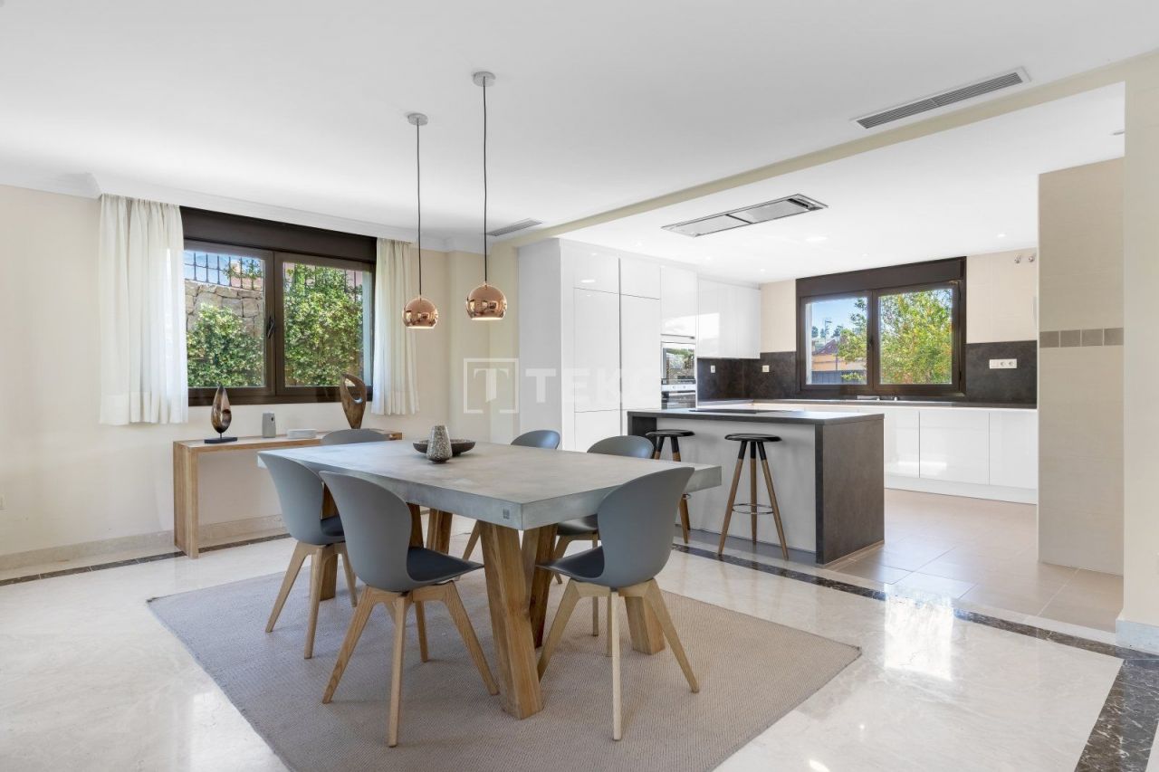 Villa en Estepona, España, 171 m² - imagen 13